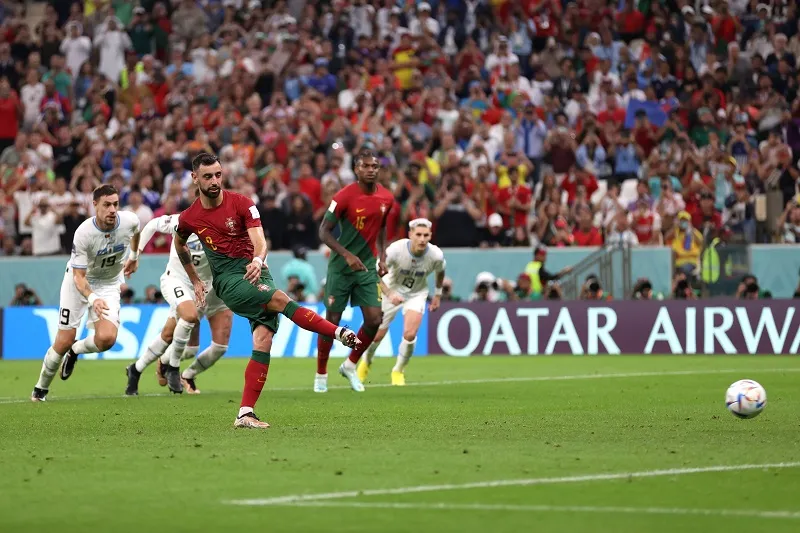 Bruno Fernandes marcou os dois gols da vitória de Portugal.