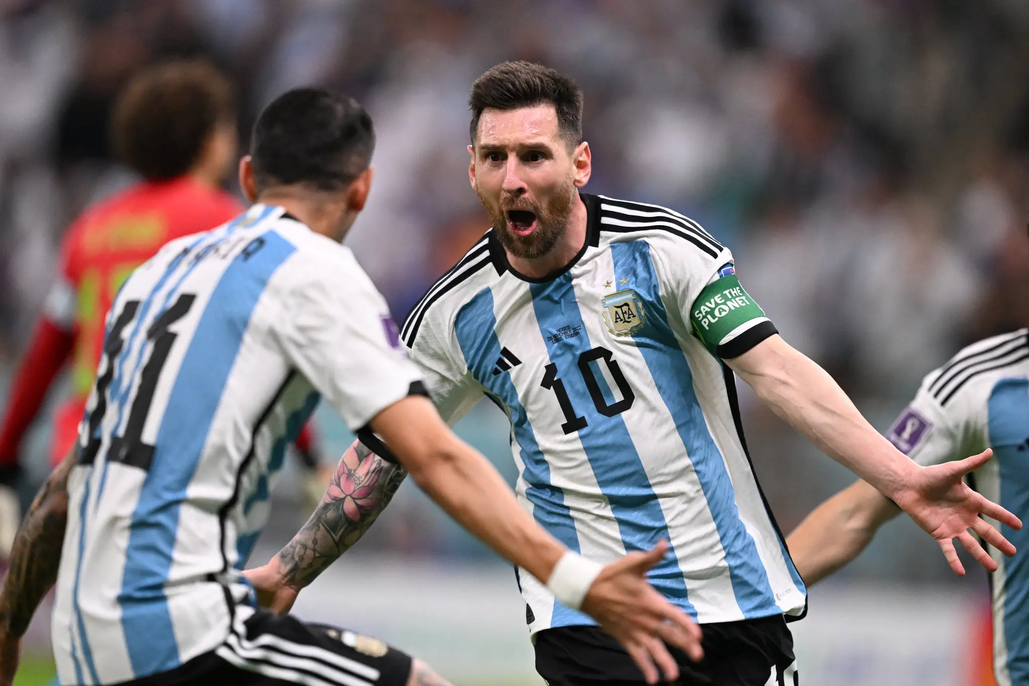 Messi comemora gol pela Argentina