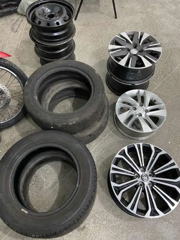 Pneus e aros furtados