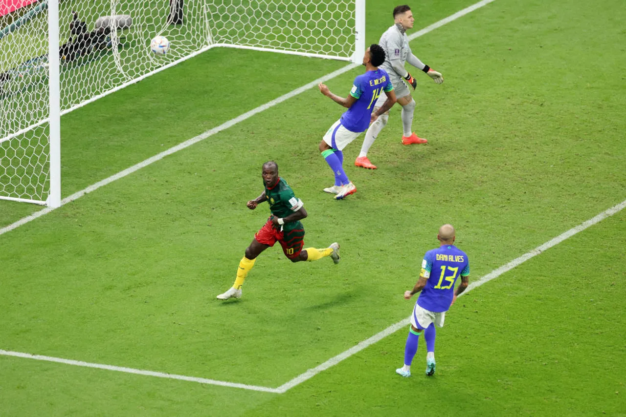 Aboubakar marcou o gol da vitória de Camarões sobre o Brasil