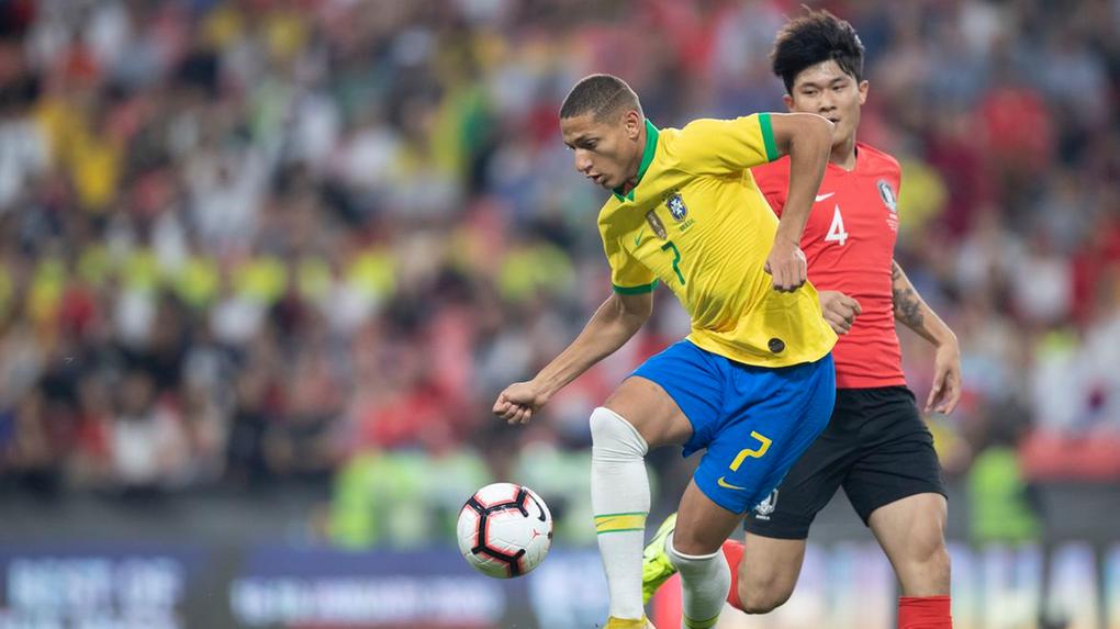 Brasil enfrentou a Coreia do Sul em amistoso antes da Copa do Mundo e venceu por goleada
