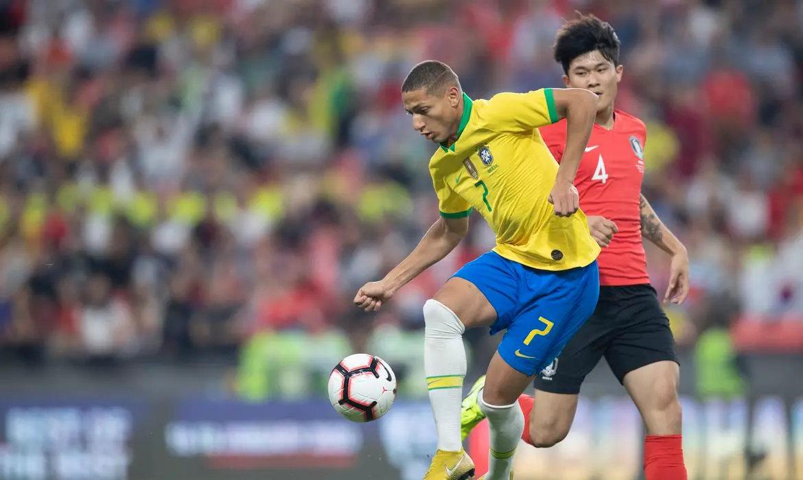 Brasil enfrentou a Coreia do Sul em amistoso antes da Copa do Mundo e venceu por goleada
