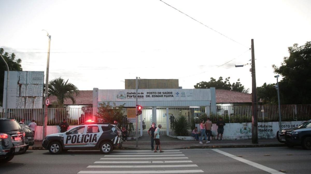 Em maio de 2022, três pessoas foram mortas a tiros em posto de saúde no bairro Dias Macedo, em Fortaleza