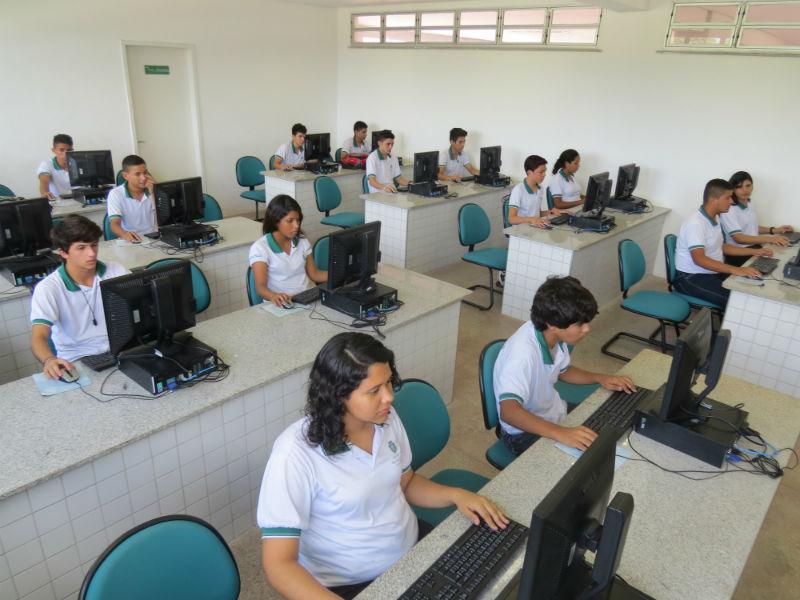 Escola profissionalizante, educação profissional, Ceará, Seduc, ensino médio