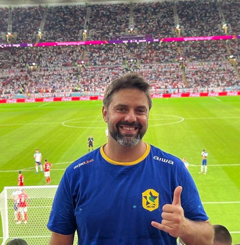 Comediante Fabio Rabin diz ter sido apreendido e quase morto no Quatar  durante jogo do Brasil. : r/brasil