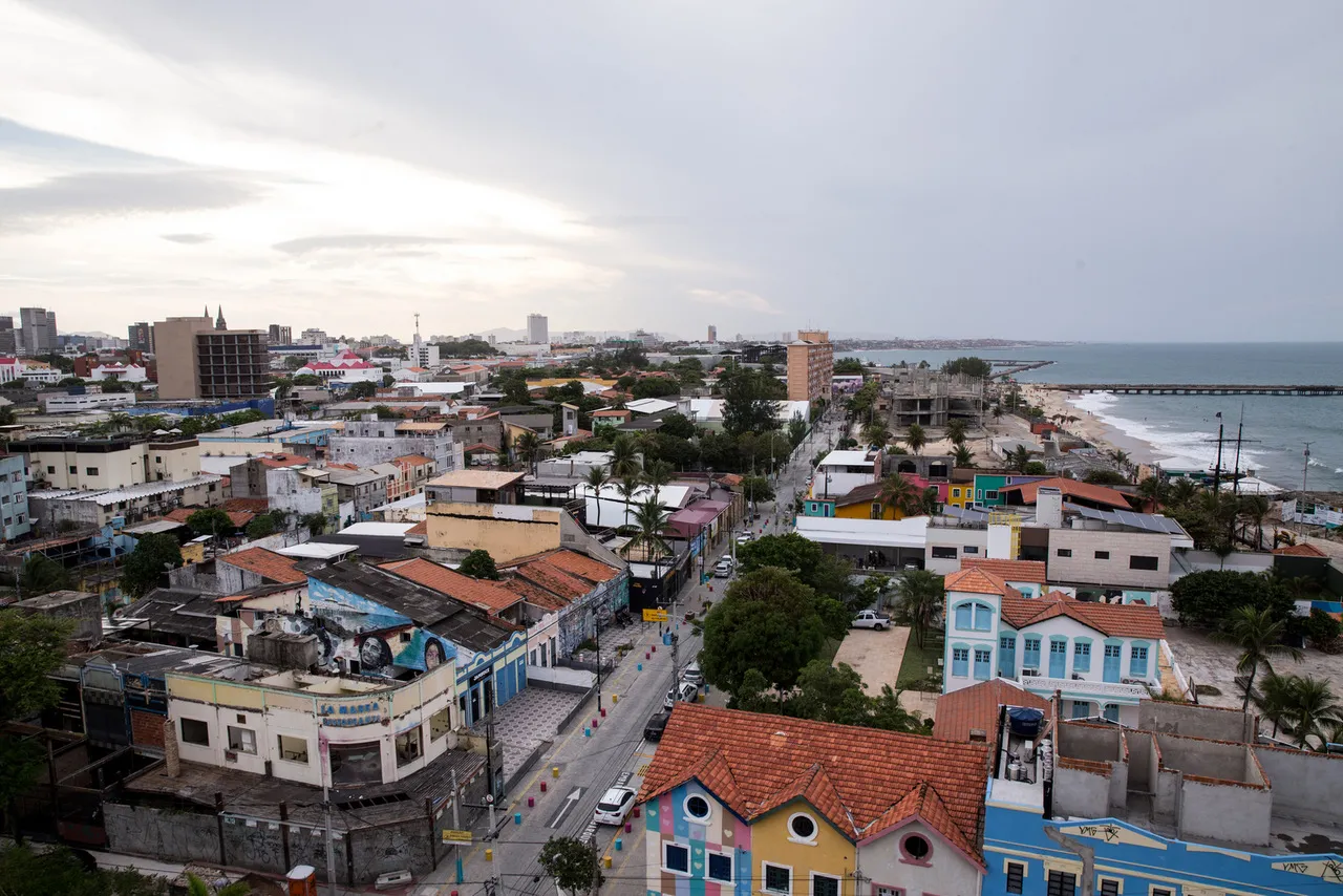 Na Praia de Iracema, Rua dos Tabajaras é marcada pelo comércio, gastronomia e boemia