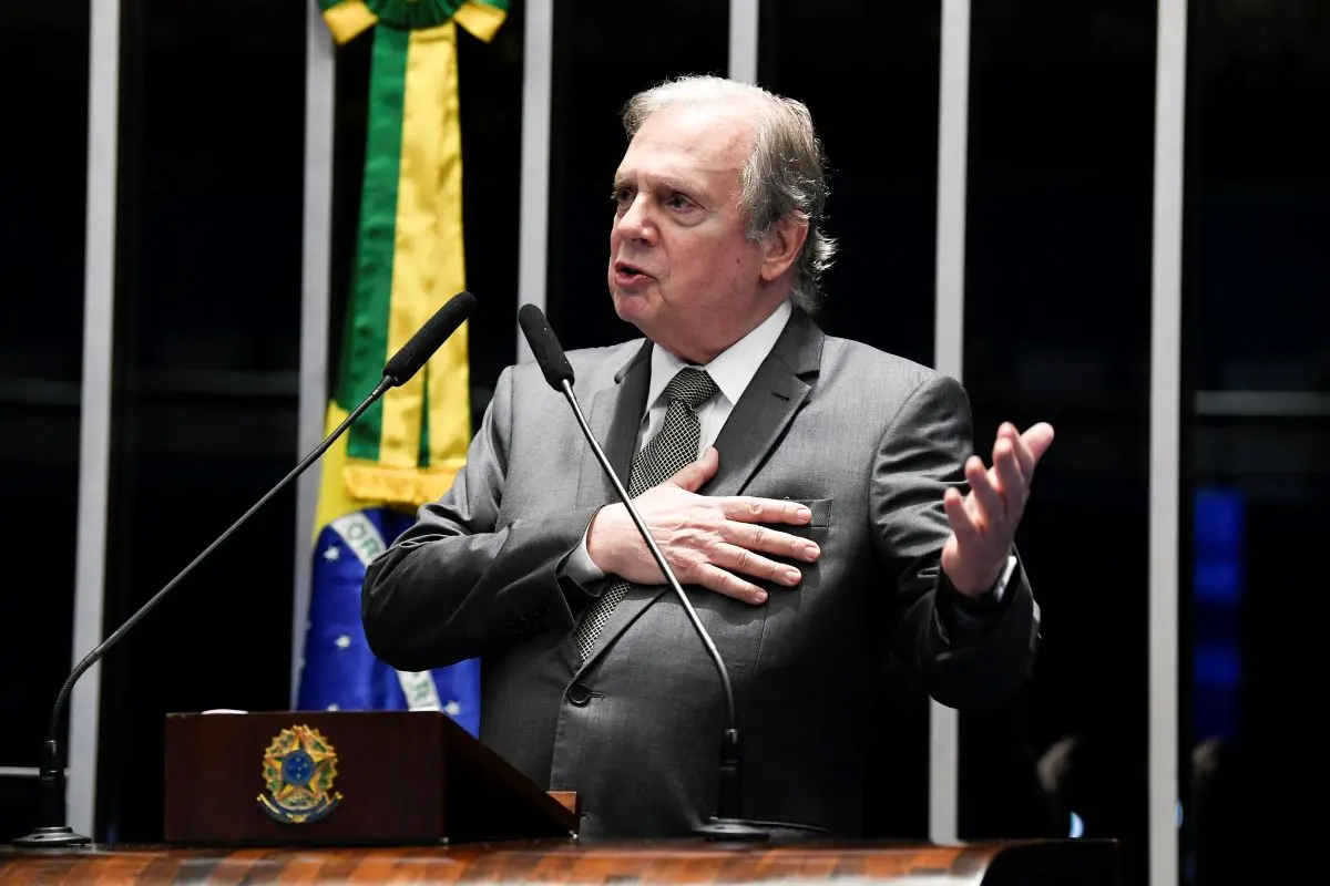 Tasso Jereissati durante discurso no Senado