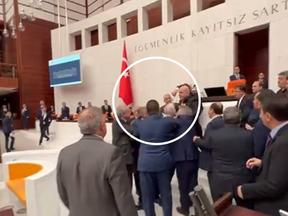 Briga generalizada no Parlamento da Turquia em 6 de dezembro de 2022