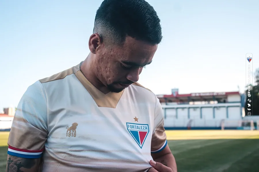 Fortaleza lança camisa em homenagem a Yago Pikachu.