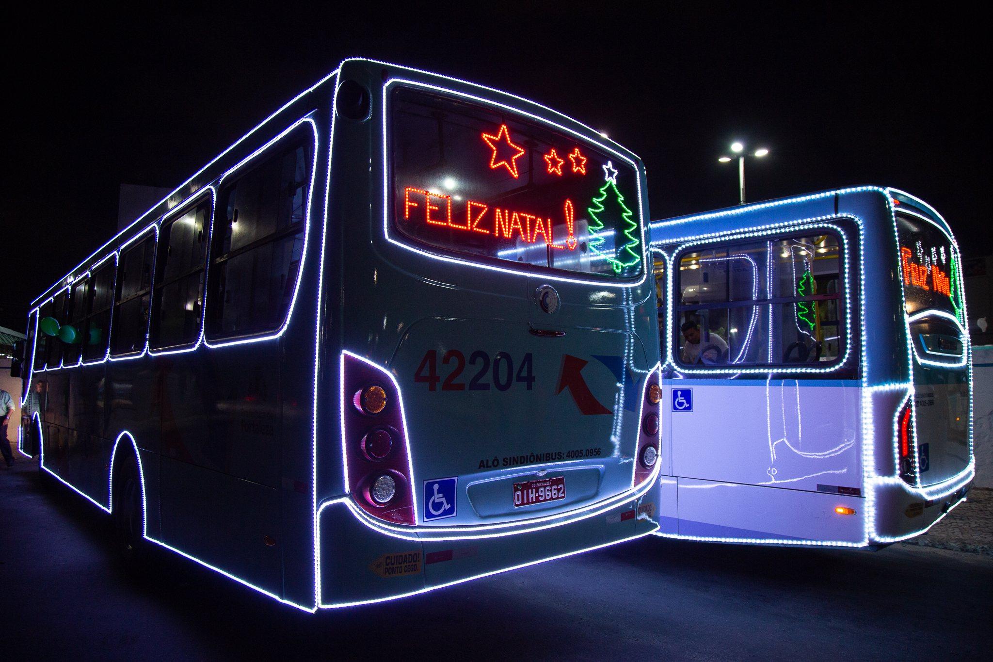 Ônibus iluminados fazem caravana em 14 bairros de Fortaleza neste sábado  (10) - Ceará - Diário do Nordeste