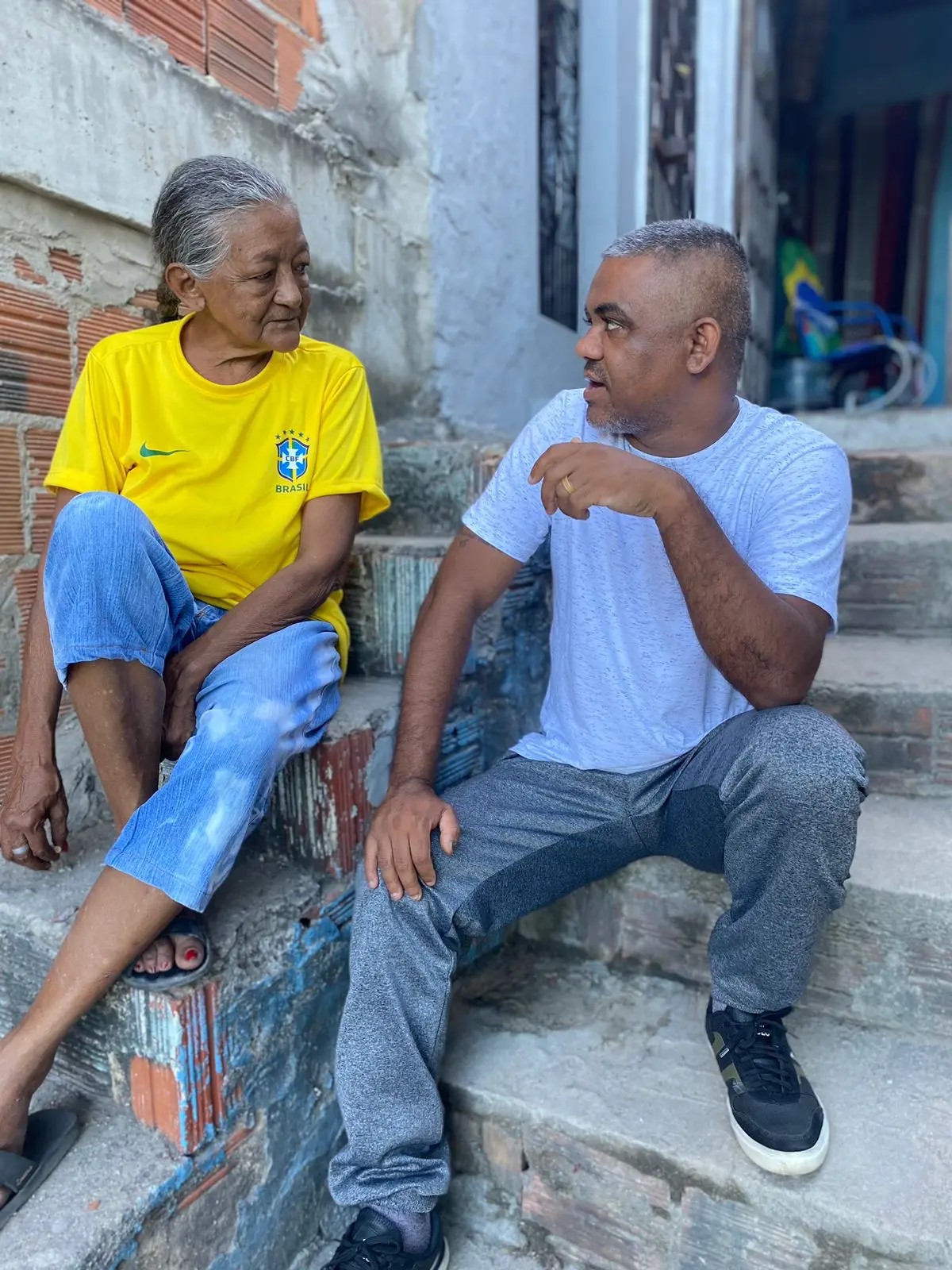 Dona Lúcia e Pequeno