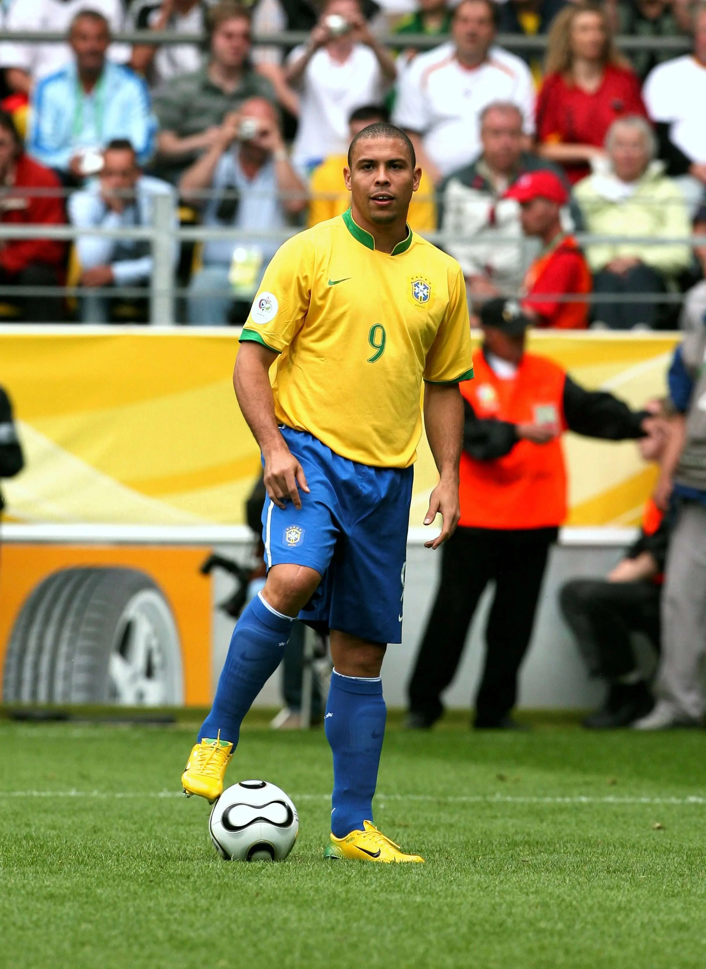 Ronaldo Nazário durante jogo da copa do mundo da fifa em 2006