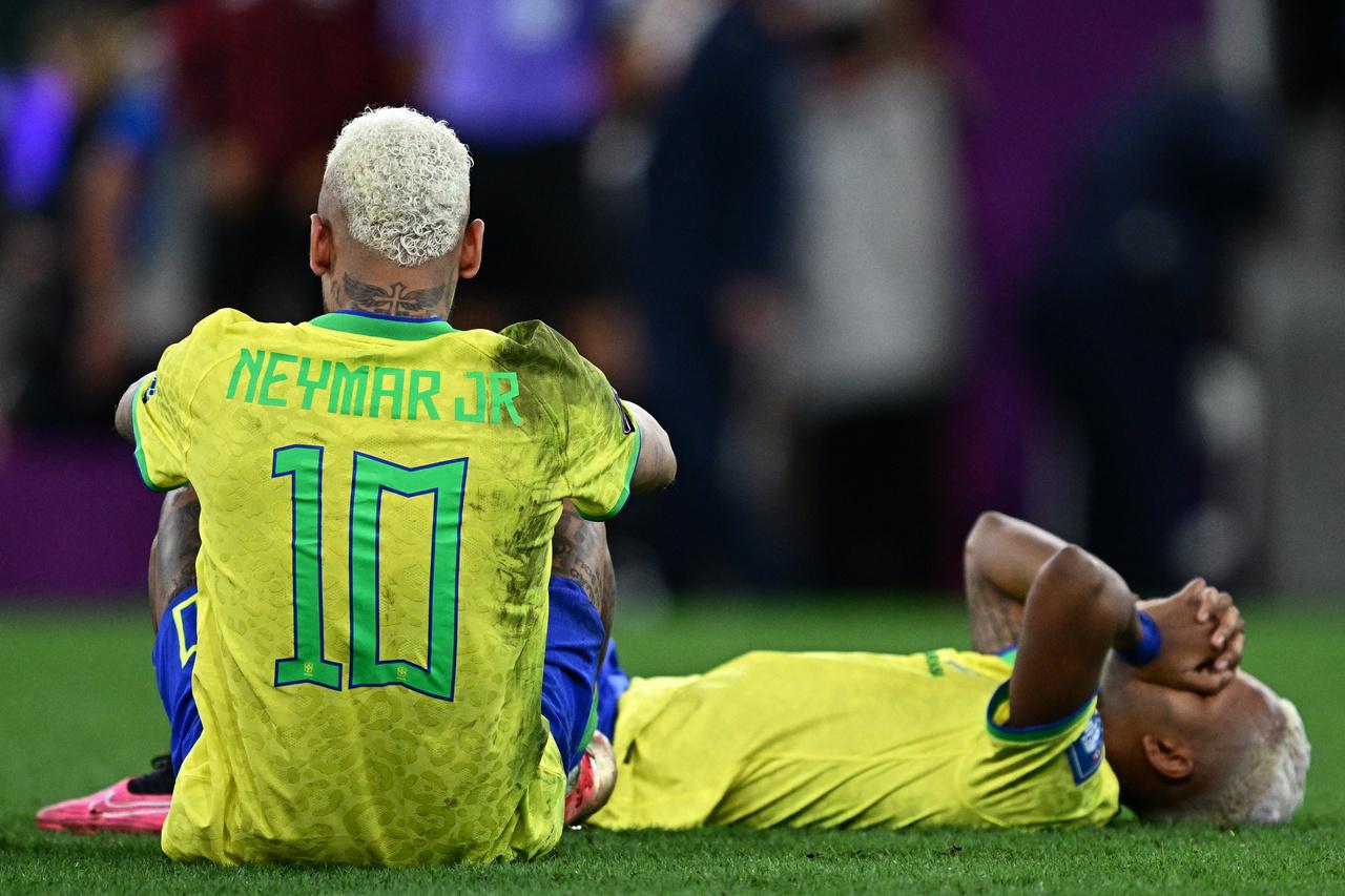 Seleção Brasileira leva sacudida da Argentina e se despede da Copa