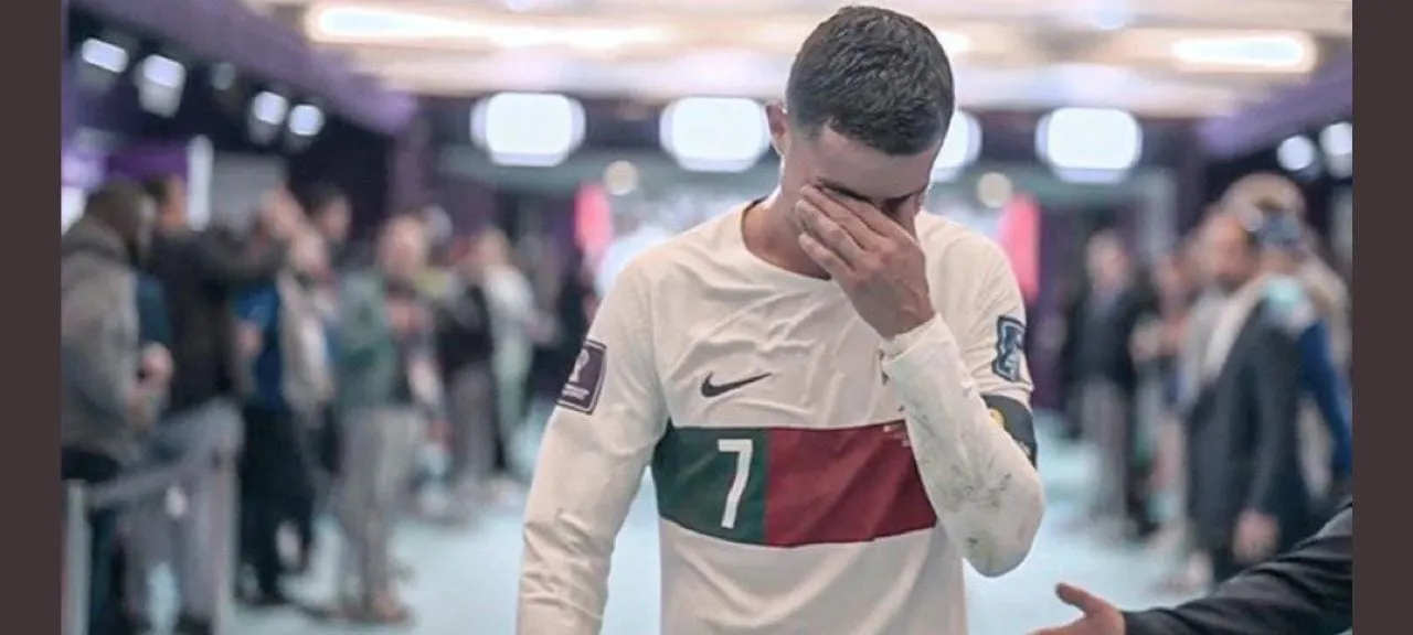 Cristiano Ronaldo deixa o campo chorando após eliminação de Portugal na Copa do Mundo de 2022