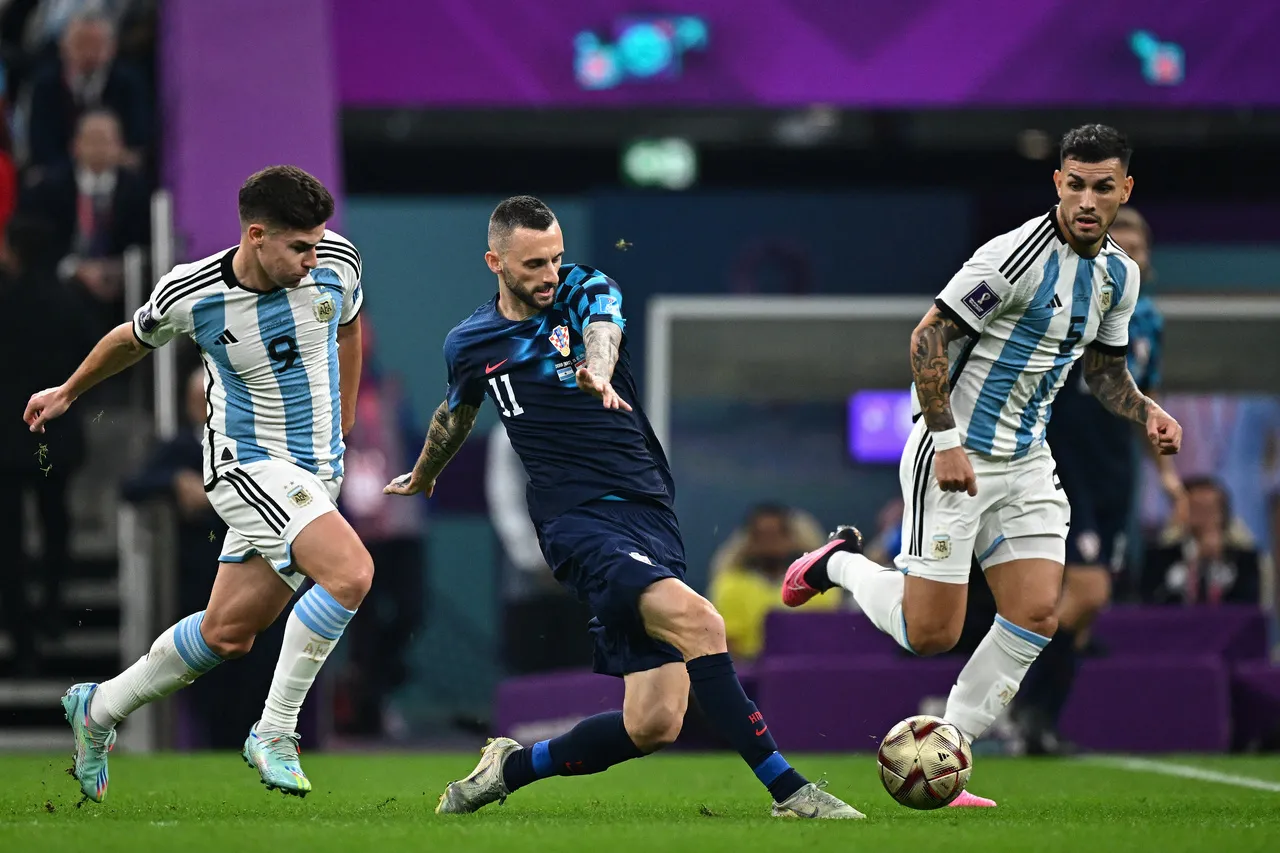 A Croácia até equilibrou o jogo no início, mas não conseguiu segurar a Argentina