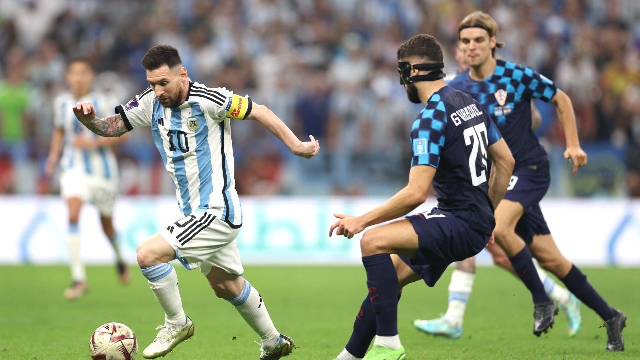 MESSI RIBADEUS 33 IDADE 23 1,70 ALTURA 1,84 NACIONALIDADE Es (0) TAÇA  GUANABARA GOLS PELO VASCO *MESSI FINGE SER ARGENTINO - iFunny Brazil