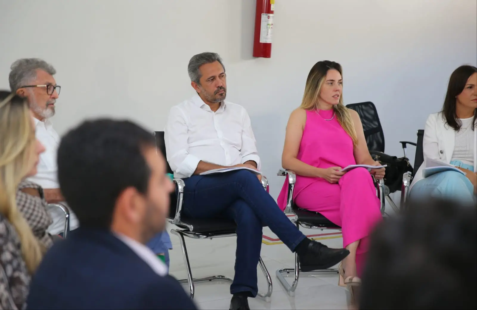 Elmano acompanha reunião da equipe de transição