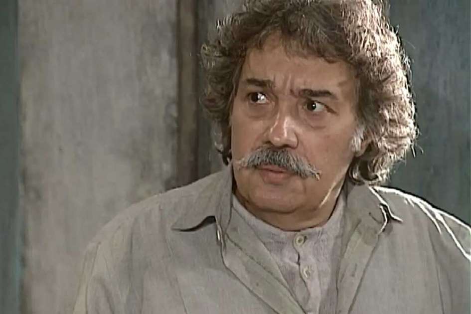 Elenco de 'O Cravo e a Rosa' homenageia Pedro Paulo Rangel, o Calixto da novela Zoeira Elenco de 'O Cravo e a Rosa' homenageia Pedro Paulo Rangel, o Calixto da novela Zoeira