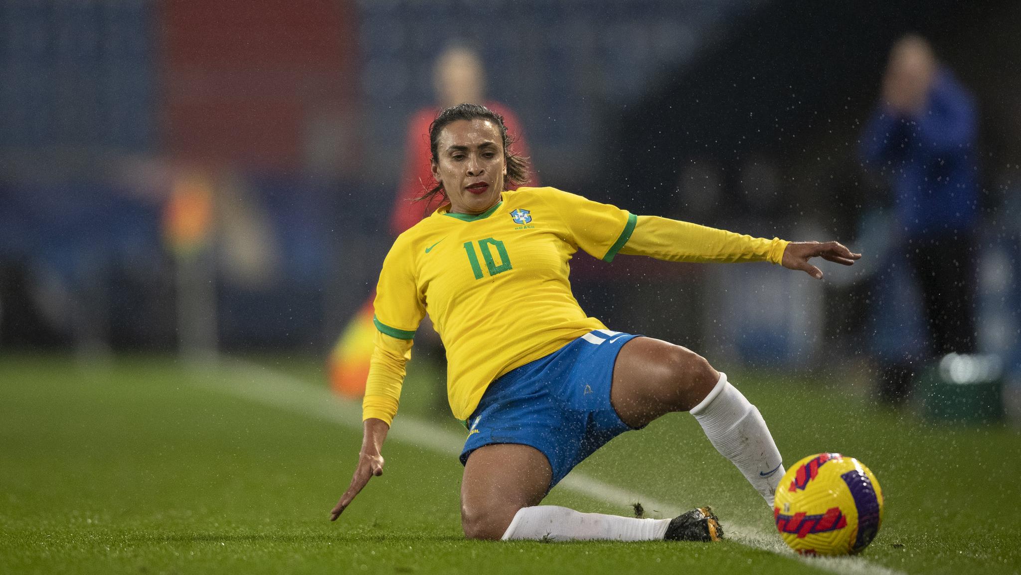 De olho na Copa do Mundo, Marta define seu futuro no futebol feminino -  Jogada - Diário do Nordeste