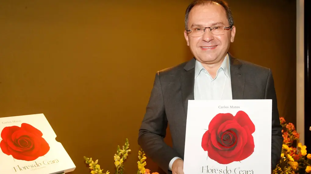 Carlos Matos Rosa CAPTEI: Carlos Matos lança “Flores do Ceará” em prestigiada noite de ...