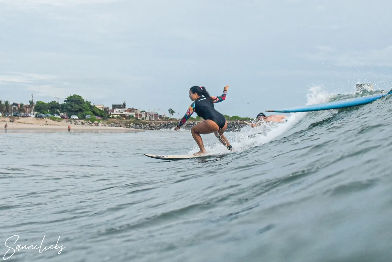 Praia da Leste Oeste é uma boa opção para praticar surfe