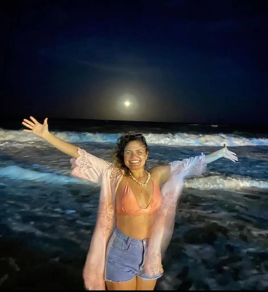 Emanuela Cruz indica um passeio durante todo o dia na praia do Cumbuco