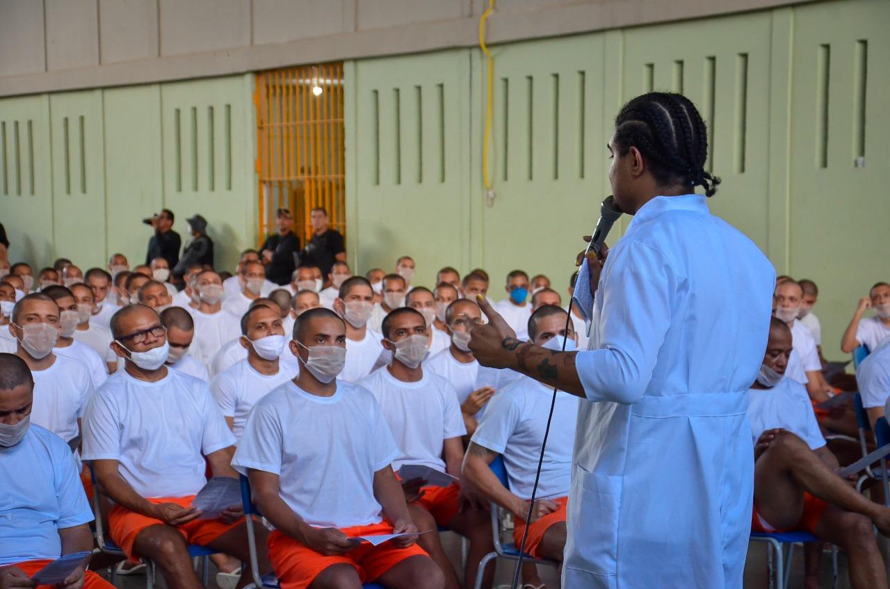 internos aprovados no Encceja