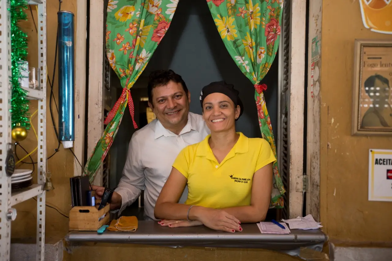 Alex Verçosa e Liliane Ferreira preservam os ensinamentos da Rainha