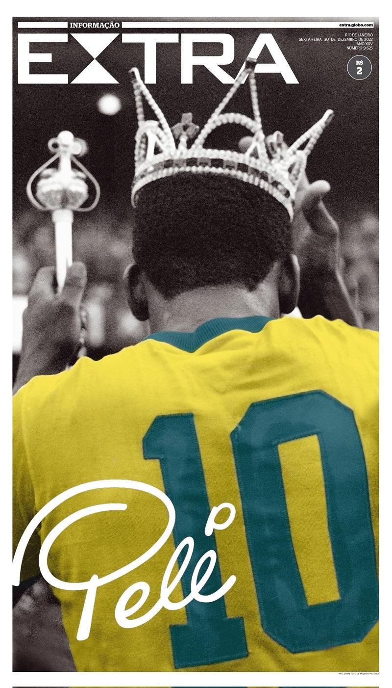 Imagem mostra Pelé com uma coroa e a camisa do Brasil.