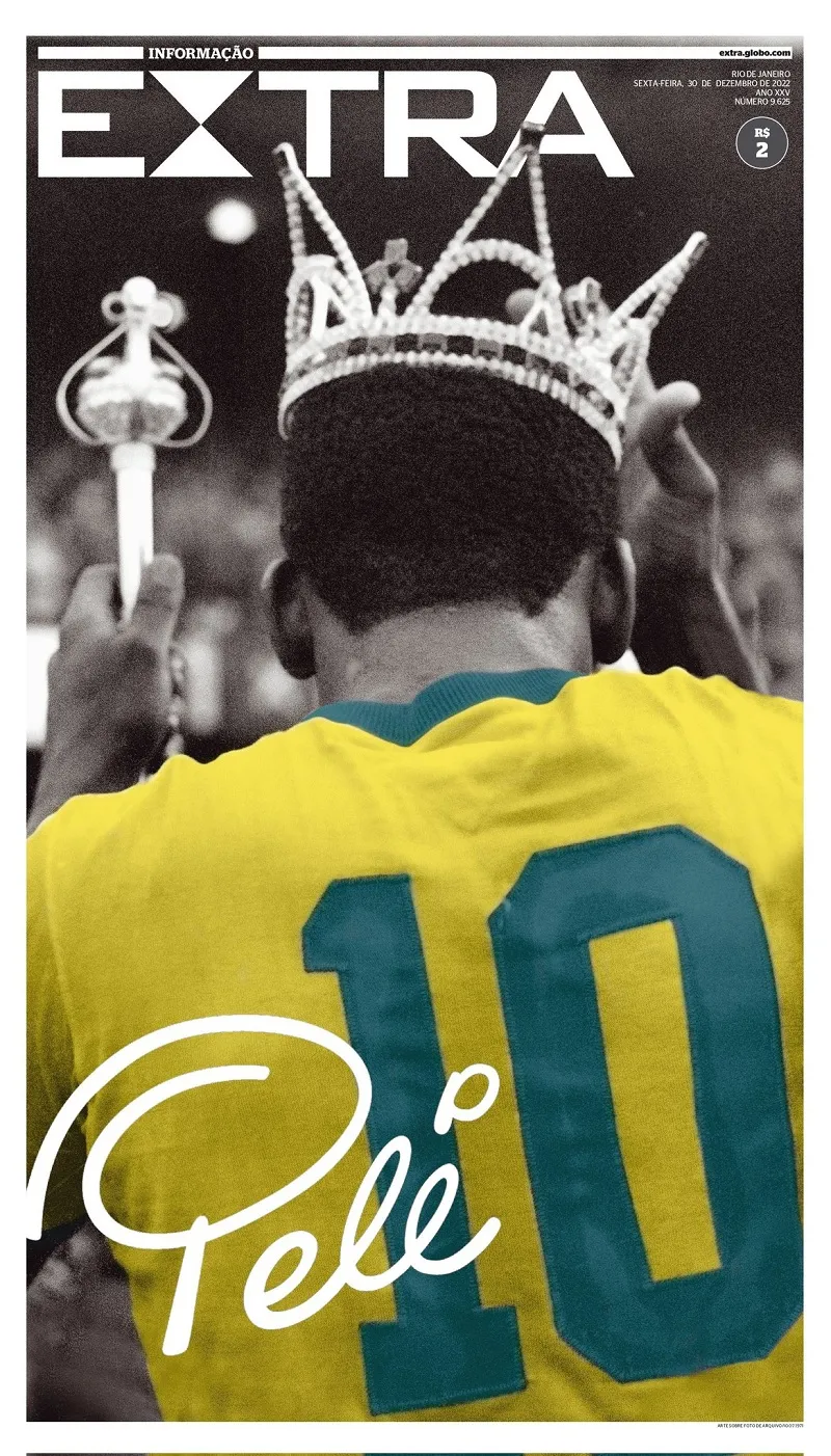 Extra traz Pelé com a coroa de rei.