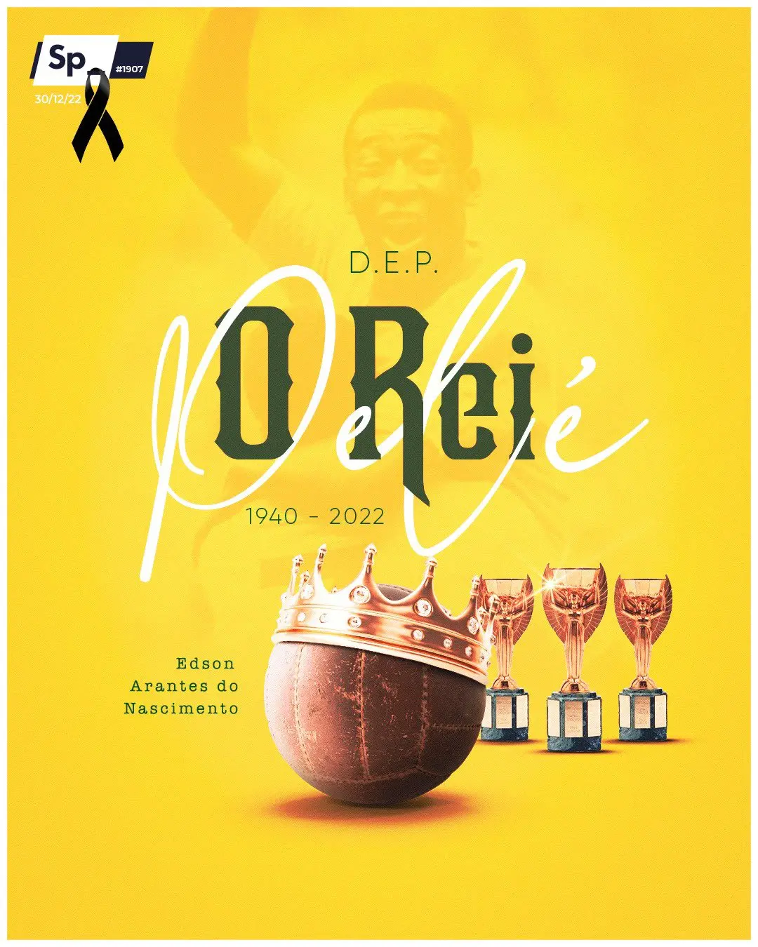 Imagem mostra Pelé e uma bola de futebol com a coroa