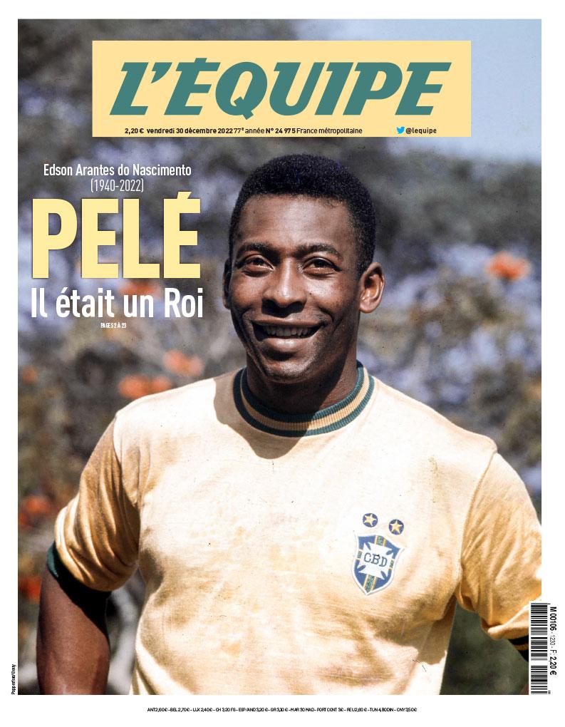 Imagem mostra Pelé sorrindo.