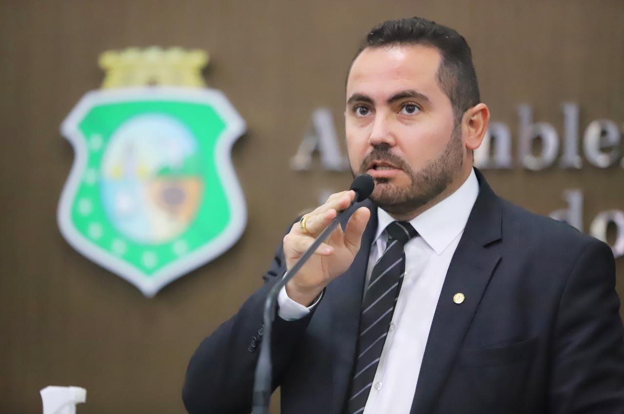 Oriel Nunes é deputado estadual do Ceará