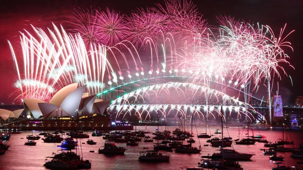 show de fogos de artifício comemoram a chegada do ano novo na Oceania