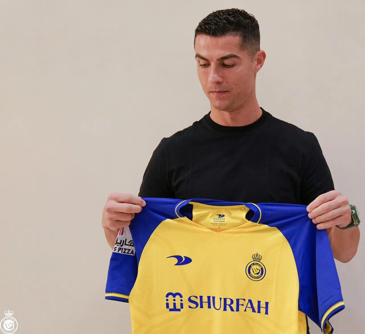 Cristiano Ronaldo foi apresentado no Al Nassr nesta terça-feira