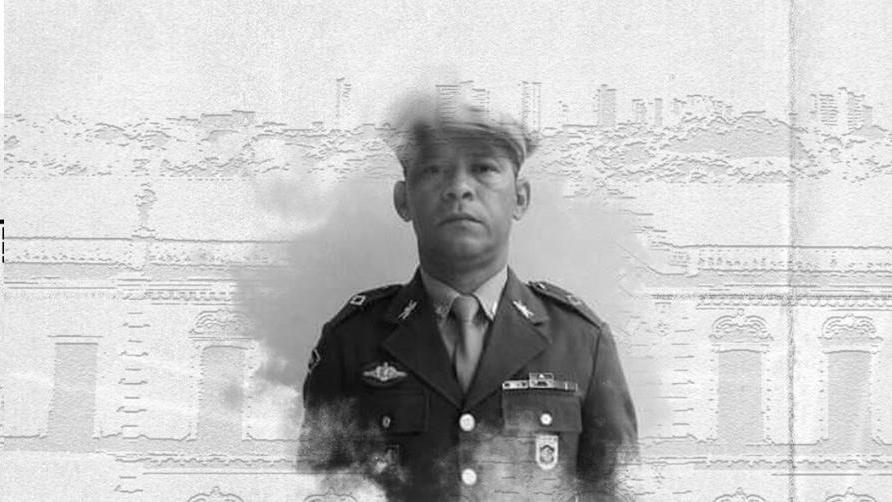Foto em preto e branco do subtenente