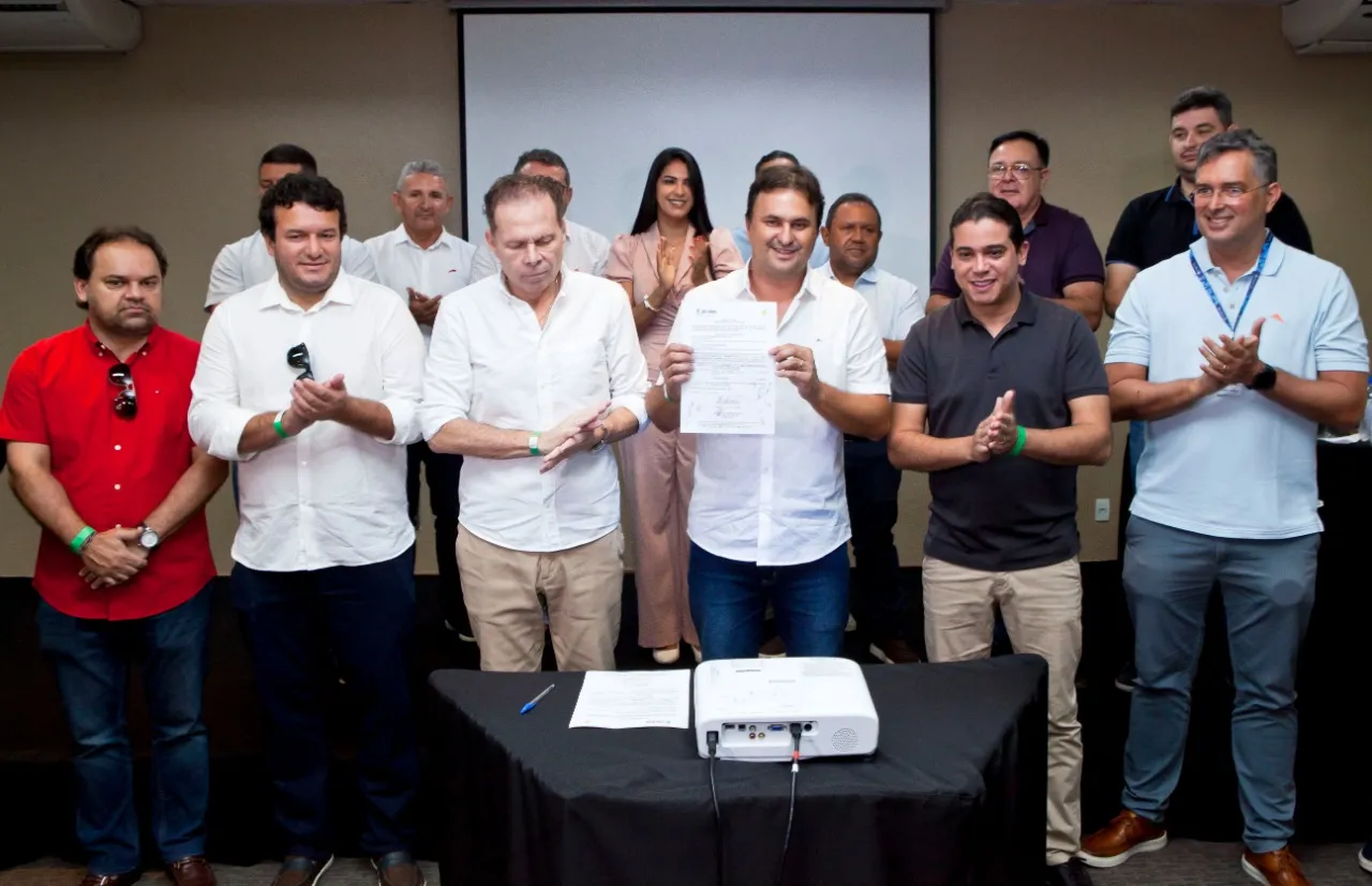 Prefeito de Aquiraz assina ordem de serviço para o início das obras de drenagem e pavimentação do bairro Porto das Dunas