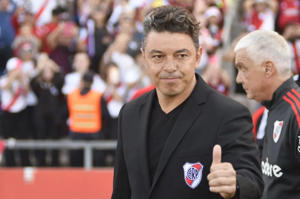 Imagem da notícia: Gallardo será técnico em amistoso contra o PSG em possível confronto entre Messi x Cristiano Ronaldo