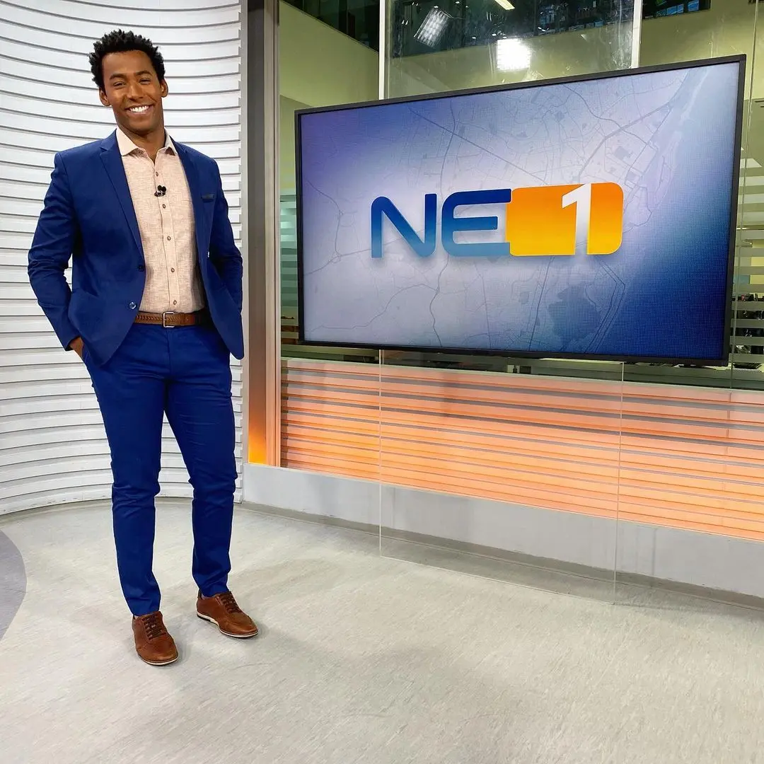 Imagem da notícia: Jornalista Pedro Lins é alvo de racismo em shopping de Recife: 'entregador?'