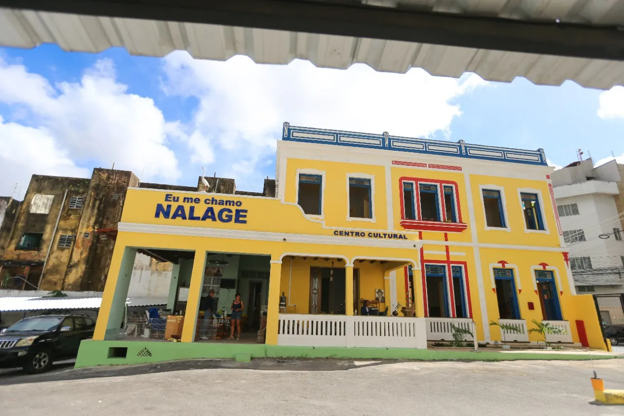 Fachada lateral do Nalage