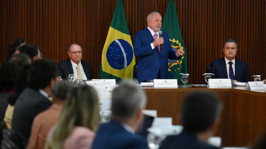 Lula em reunião ministerial
