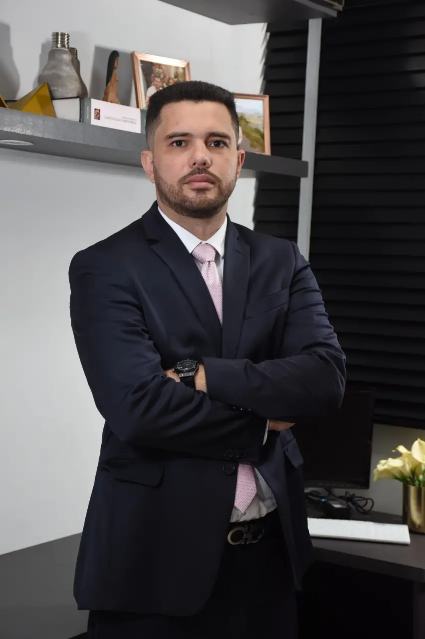André Dantas é advogado
