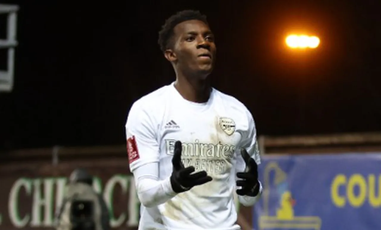 Nketiah foi o destaque do Arsenal em duelo com o Oxford