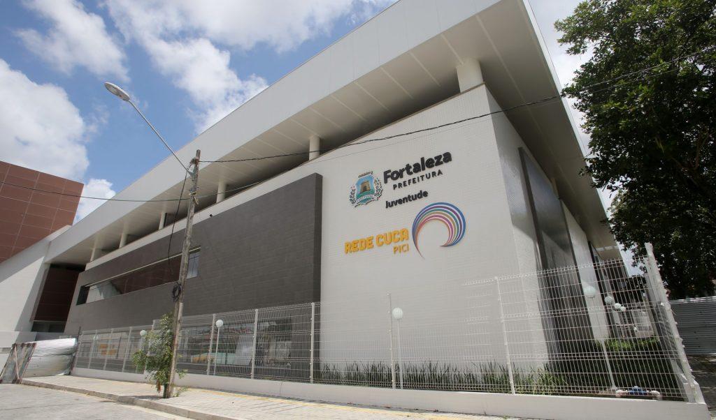 Fachada do Cuca Pici, equipamento público da Prefeitura de Fortaleza
