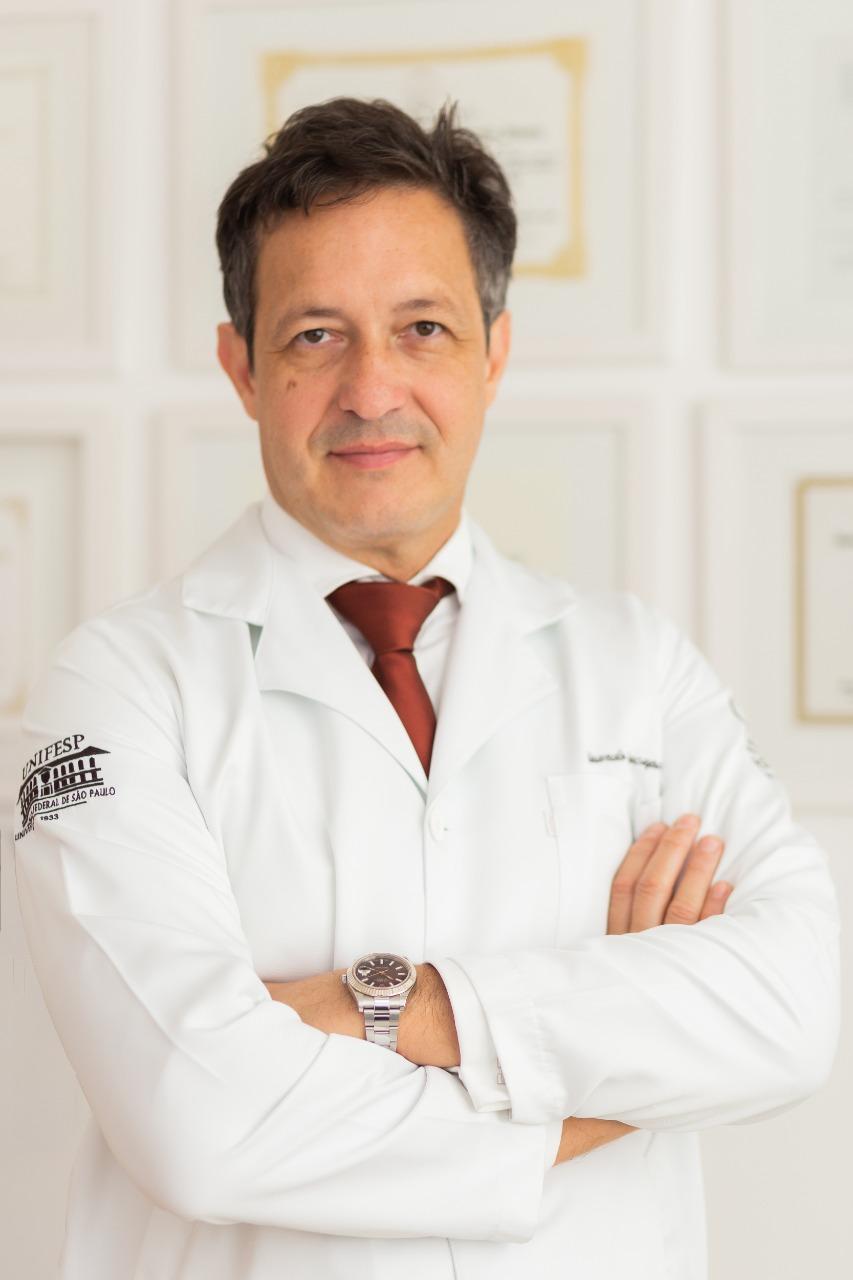 Eduardo Sucupira é membro titular da Sociedade Brasileira de Cirurgia Plástica