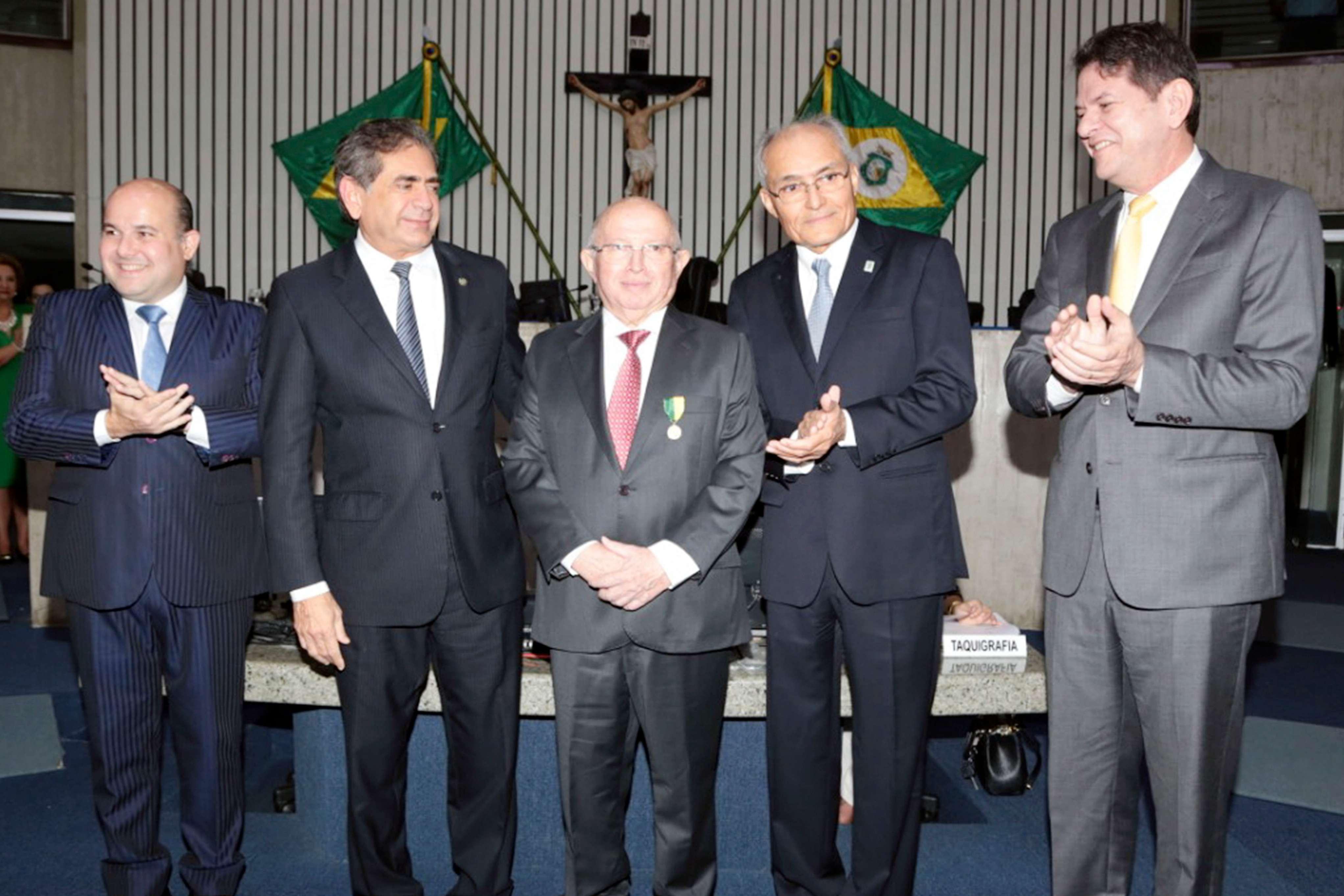 Em 2018, ex-reitor recebeu a Medalha de  Parlamentar Otávio Lobo, na Assembleia Legislativa do Ceará