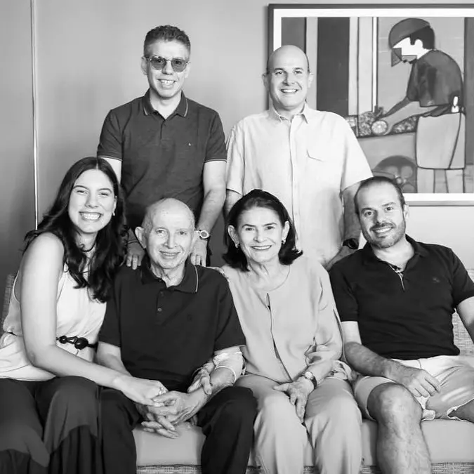 Roberto Cláudio Bezerra Frota acompanhado da família