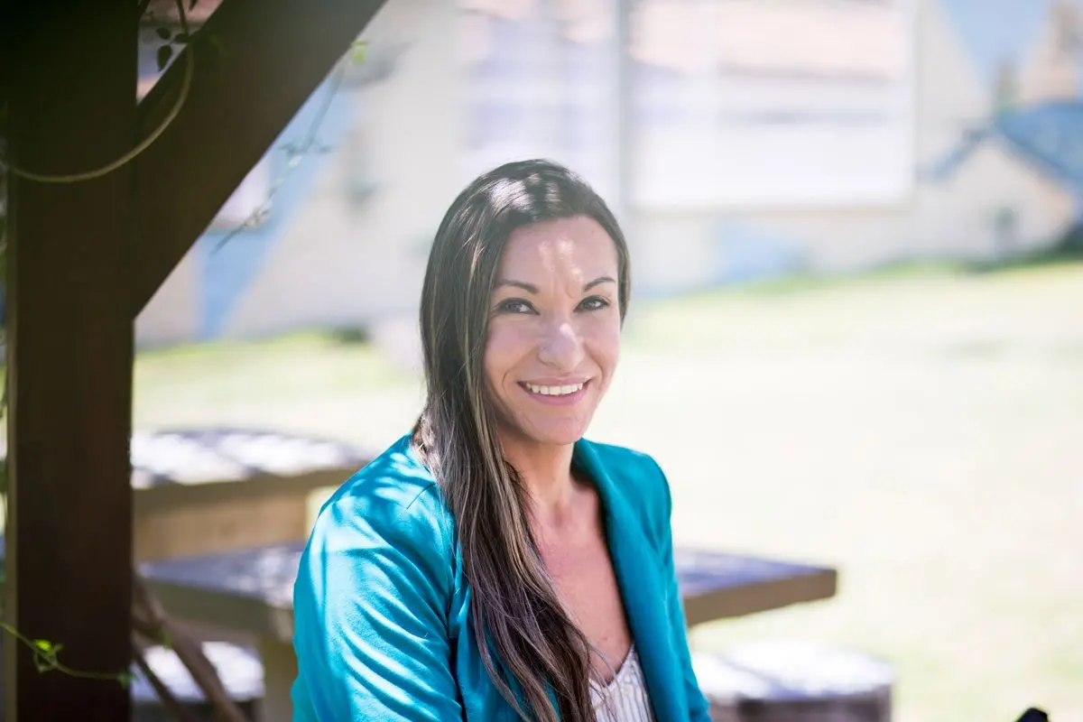 Luma Andrade, professora travesti, sorrindo