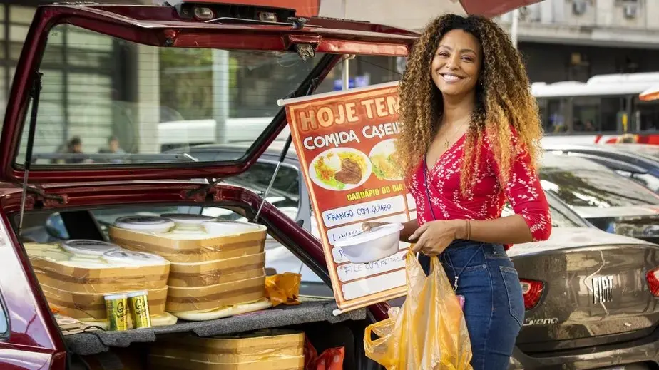 Sheron Menezzes, caracterizada como 'Sol