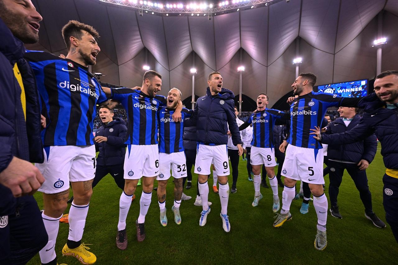 Champions: Inter vence o Milan com início avassalador e abre vantagem -  Superesportes